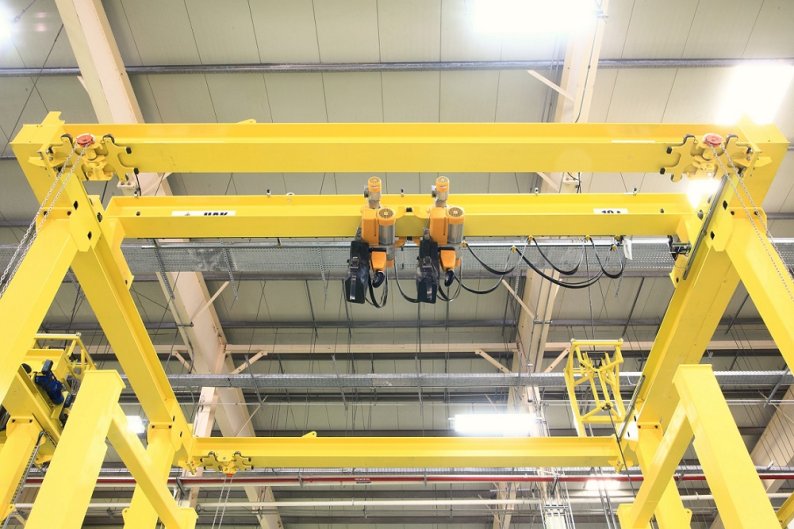 Konstrukcja mobilna z suwnicą Q=10t