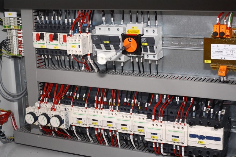 Instalacje sterownicze i siłowe