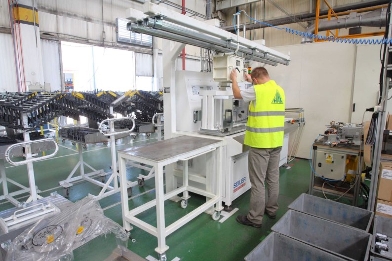 Helium Tester Loading System