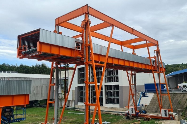 Realizacja - system obsługi produkcji z przenośnikiem rolkowym