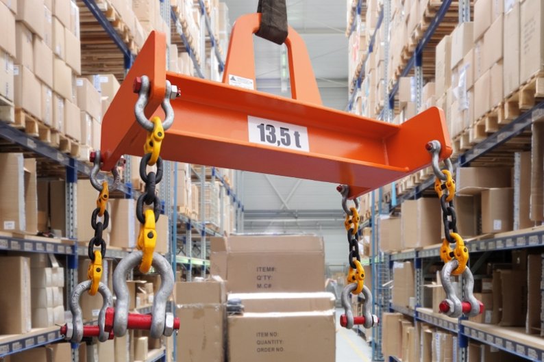 TRH lifting beam with slings