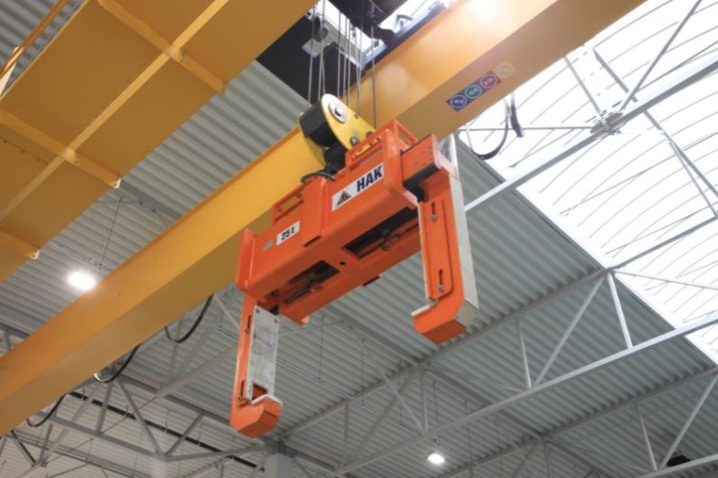 Chwytak elektromechaniczny do kręgów blach Q=25t