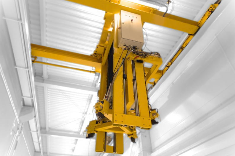 Crane system for container transport