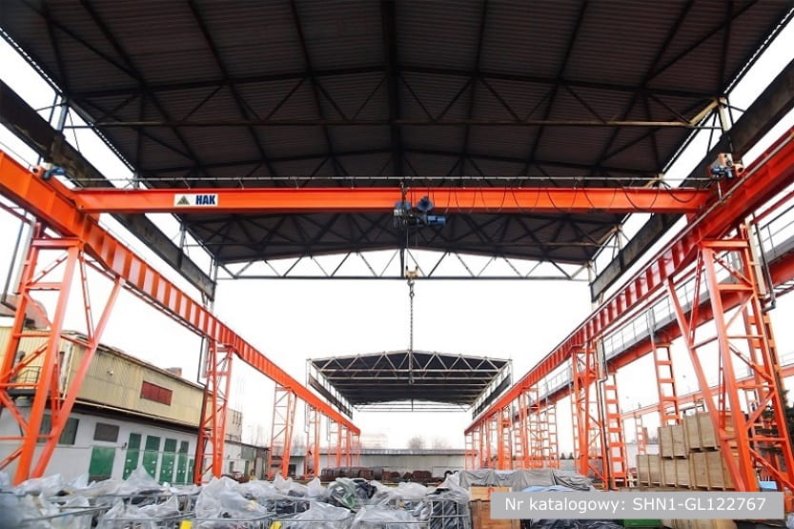 Suwnica pomostowa z konstrukcją nośną