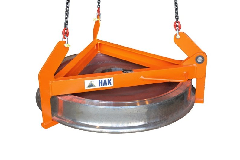 Special grab for transporting railway wheels