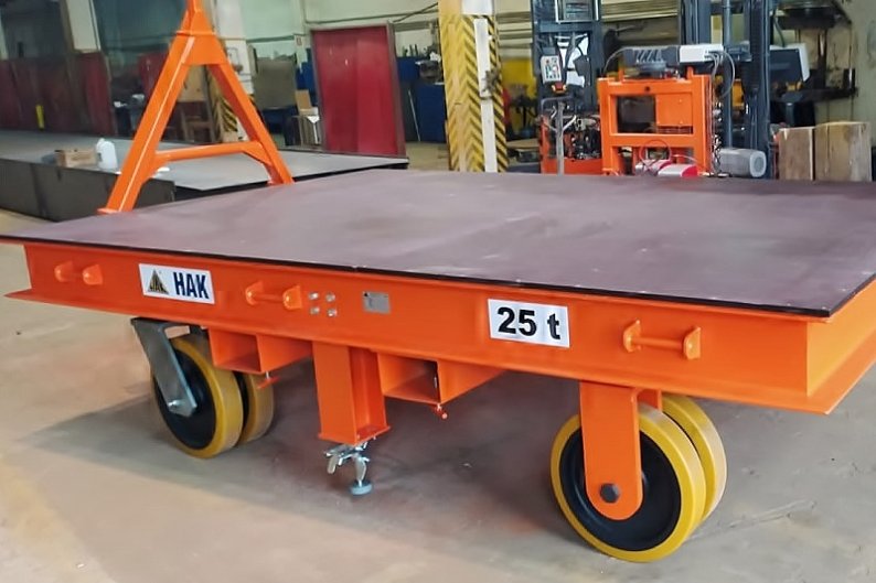 Wóz transportowy z dyszlem 25t