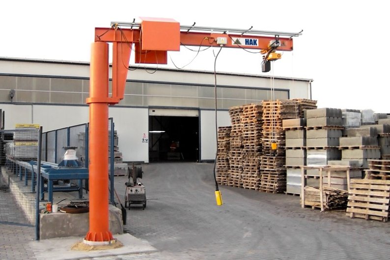 Pillar Crane with Canopy