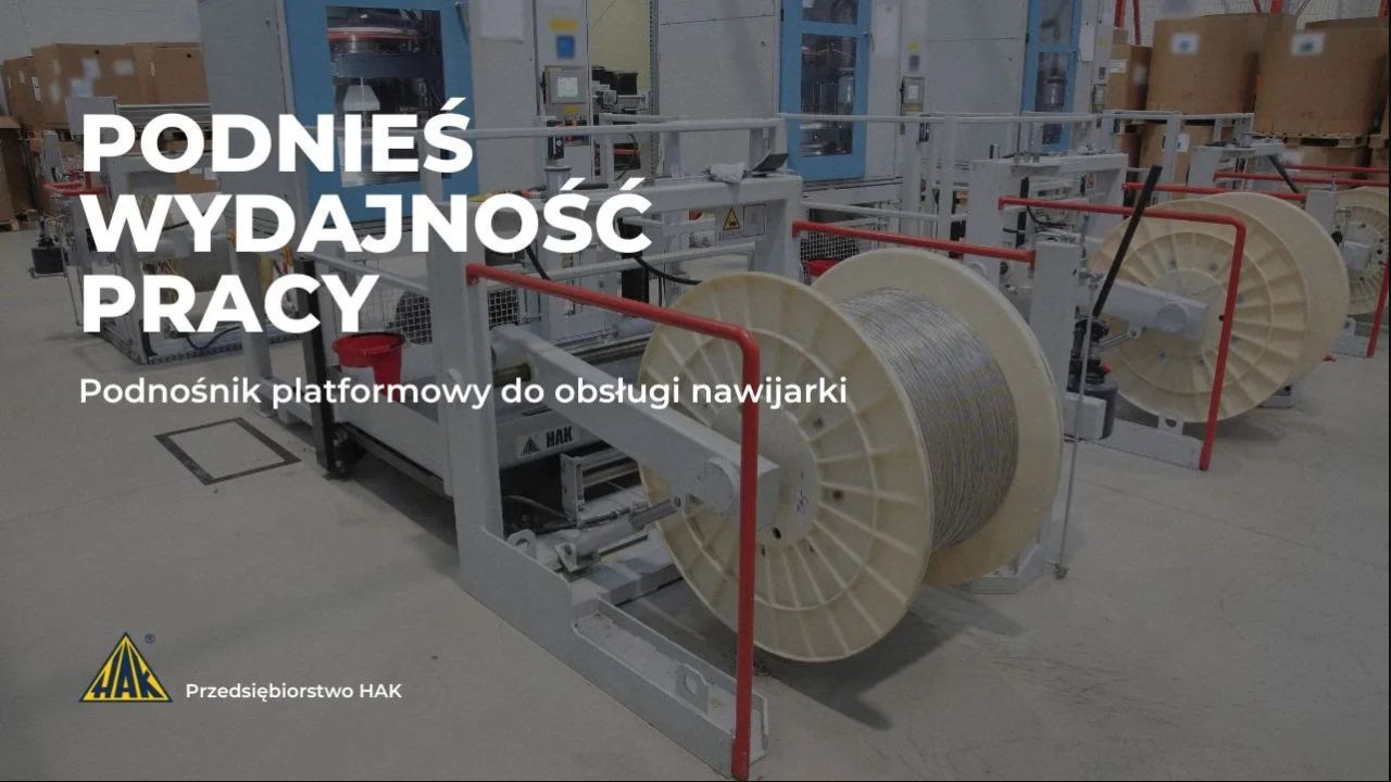 Podnośnik platformowy do obsługi nawijarki 