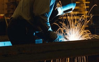 Spawalnictwo Cz. III. Wymagania ogólne stawiane spawaczom